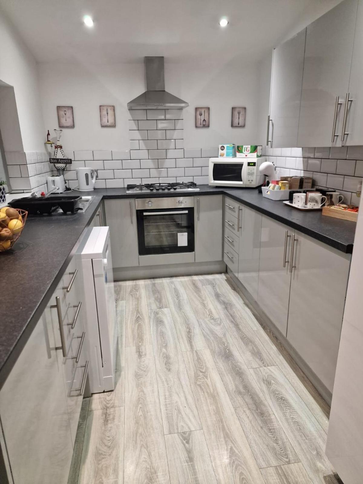 Luxury House In Kensington For 21 Guests Liverpool