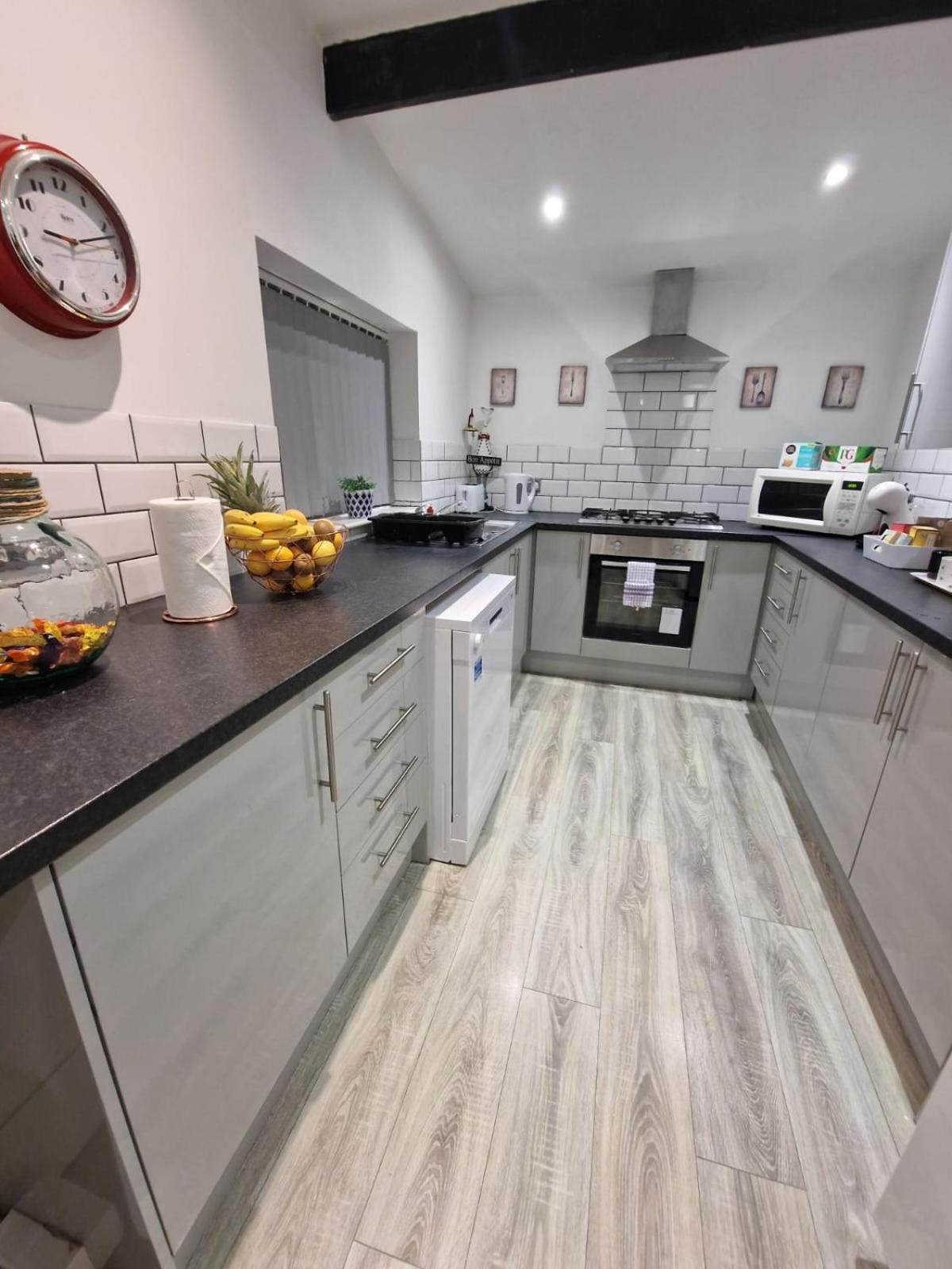 Apartment Luxury House In Kensington For 21 Guests Liverpool